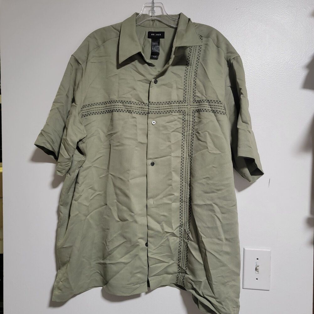 Axcess Men XL Short Sleeve Button Up Shirt Olive Green Embroidered Cross Detail